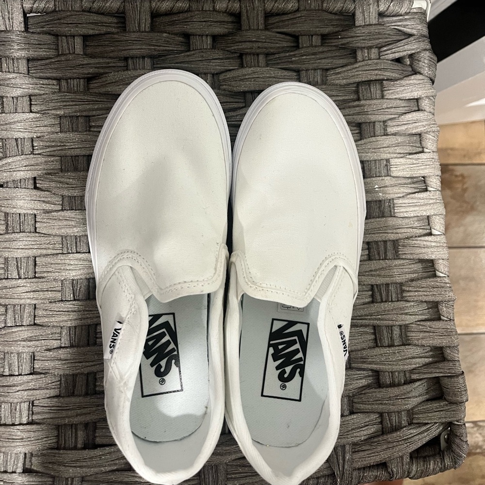 Brand new never worn white vans size 5.5